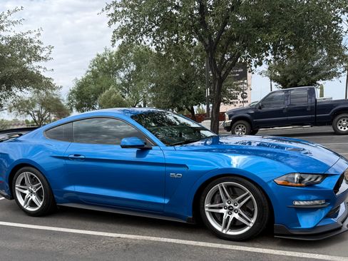 Used 2019 Ford Mustang GT Premium w/ GT Performance Package RWD image 9