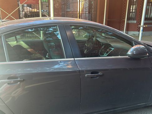 Used 2011 Chevrolet Cruze LT image 5