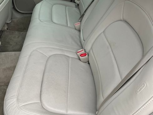 Used 2004 Cadillac De Ville w/ Equipment Group FWD image 27