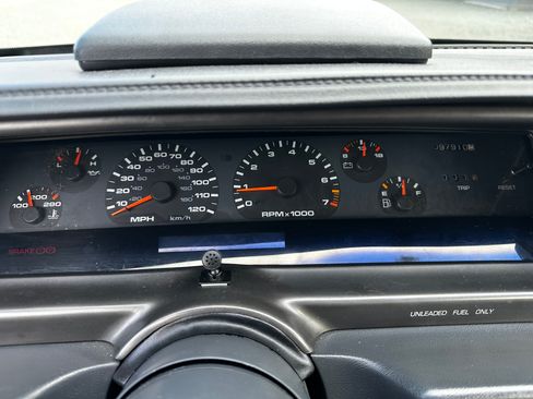Used 1994 Oldsmobile Cutlass Supreme Convertible FWD image 20