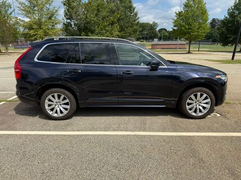 Used 2016 Volvo XC90 T6 Momentum w/ Momentum Plus Package AWD/4WD image 5