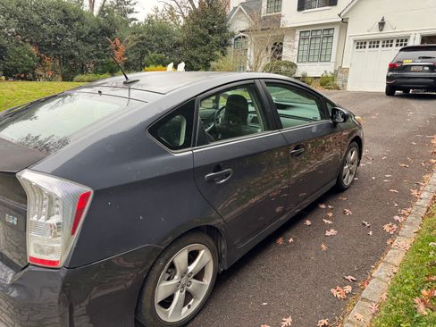 Used 2010 Toyota Prius Two image 2