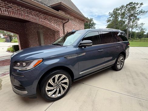 Used 2022 Lincoln Navigator Reserve AWD/4WD image 1