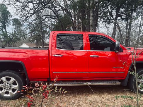 Used 2019 GMC Sierra 2500 SLT w/ Duramax Plus Package image 2