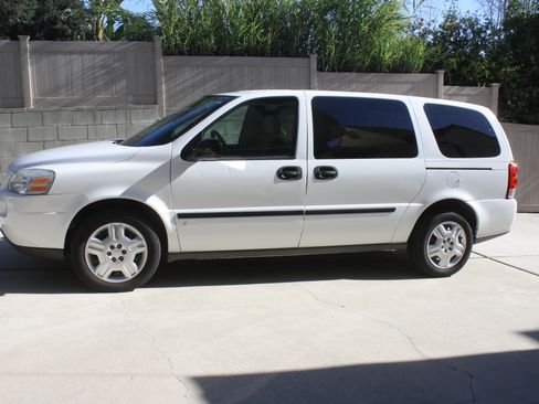Used 2008 Chevrolet Uplander w/ Climate Package image 5