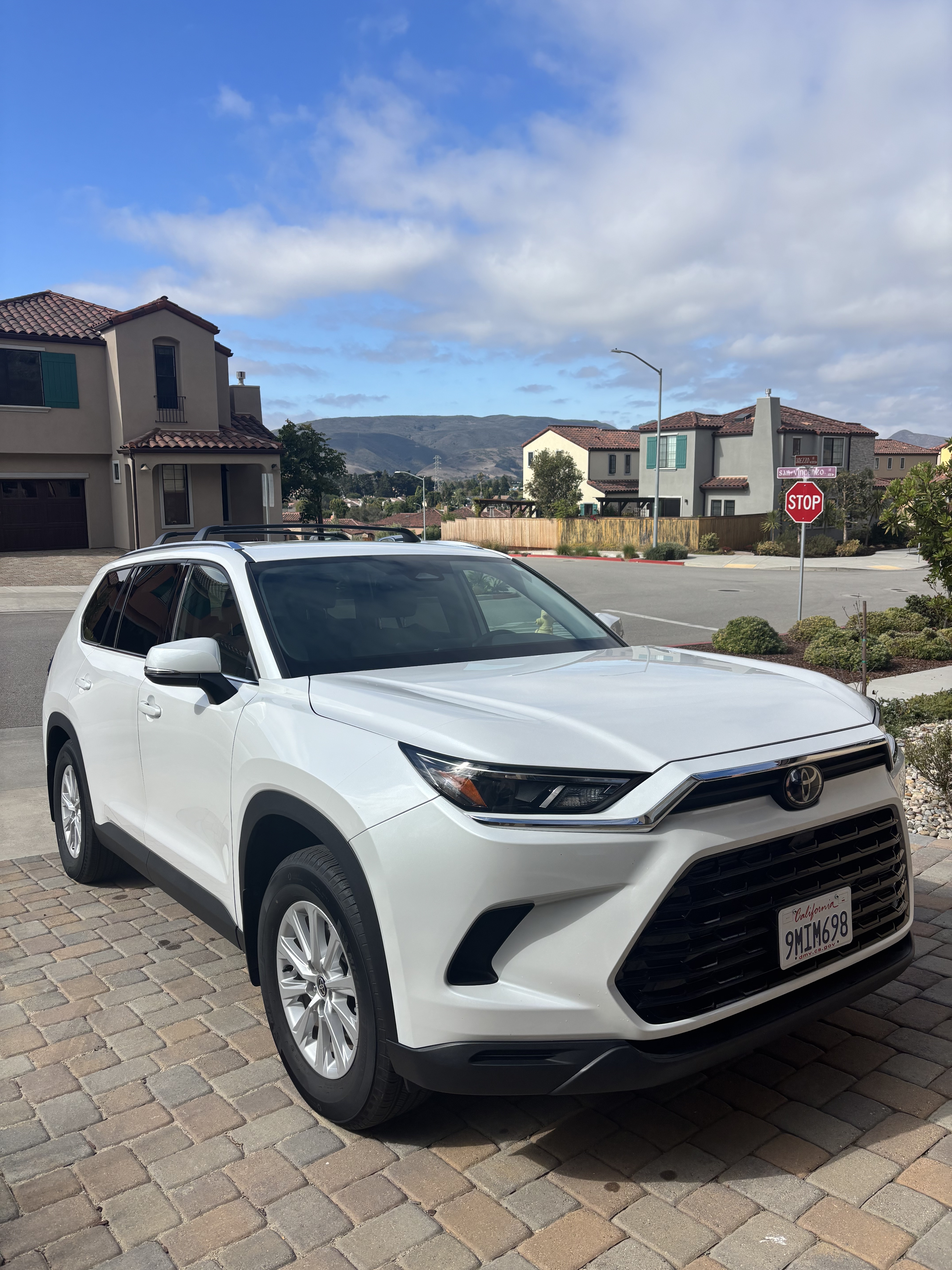 Used 2024 Toyota Grand Highlander XLE FWD image 1
