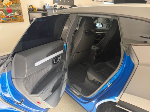 Used 2019 Lamborghini Urus image 11