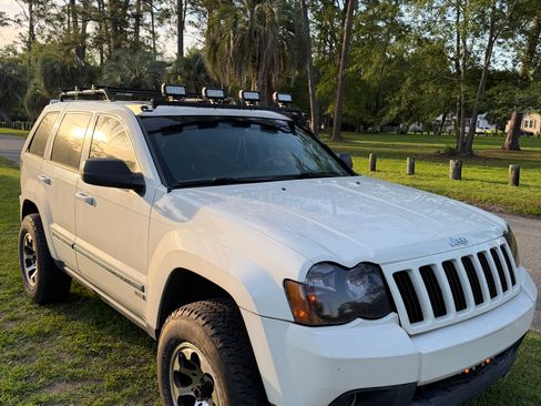 Used 2008 Jeep Grand Cherokee Laredo AWD/4WD image 4