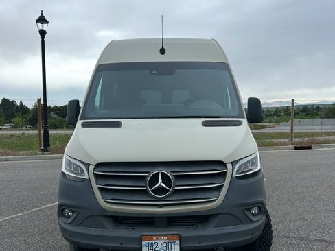 Used 2021 Mercedes-Benz Sprinter 2500 image 17