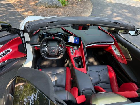 Used 2021 Chevrolet Corvette Stingray Premium Conv w/ Z51 Performance Package RWD image 15
