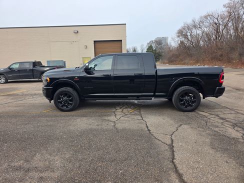 Used 2022 RAM 3500 Limited image 8