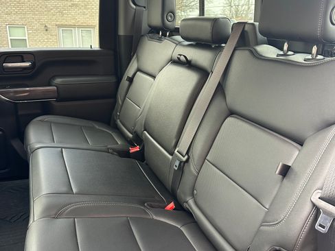 Used 2021 Chevrolet Silverado 2500 LTZ w/ LTZ Premium Package image 7