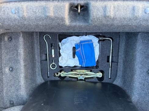 Used 2005 Honda S2000 image 12