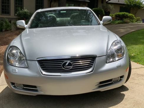 Used 2009 Lexus SC 430 Convertible RWD image 2