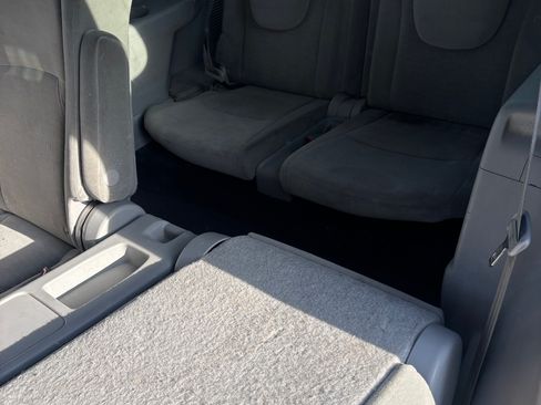 Used 2012 Toyota Highlander 4WD Hybrid w/ Cold Weather Pkg image 11