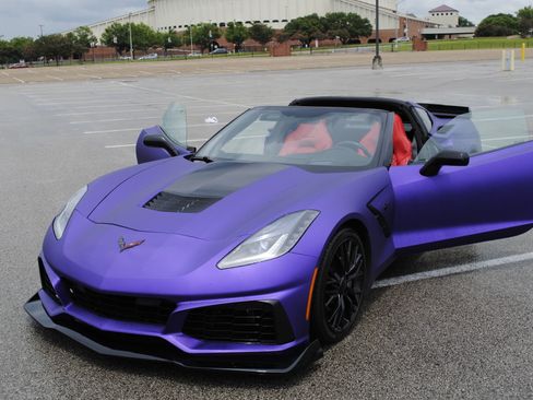 Used 2014 Chevrolet Corvette Stingray Coupe w/ 2LT Preferred Equipment Group image 4