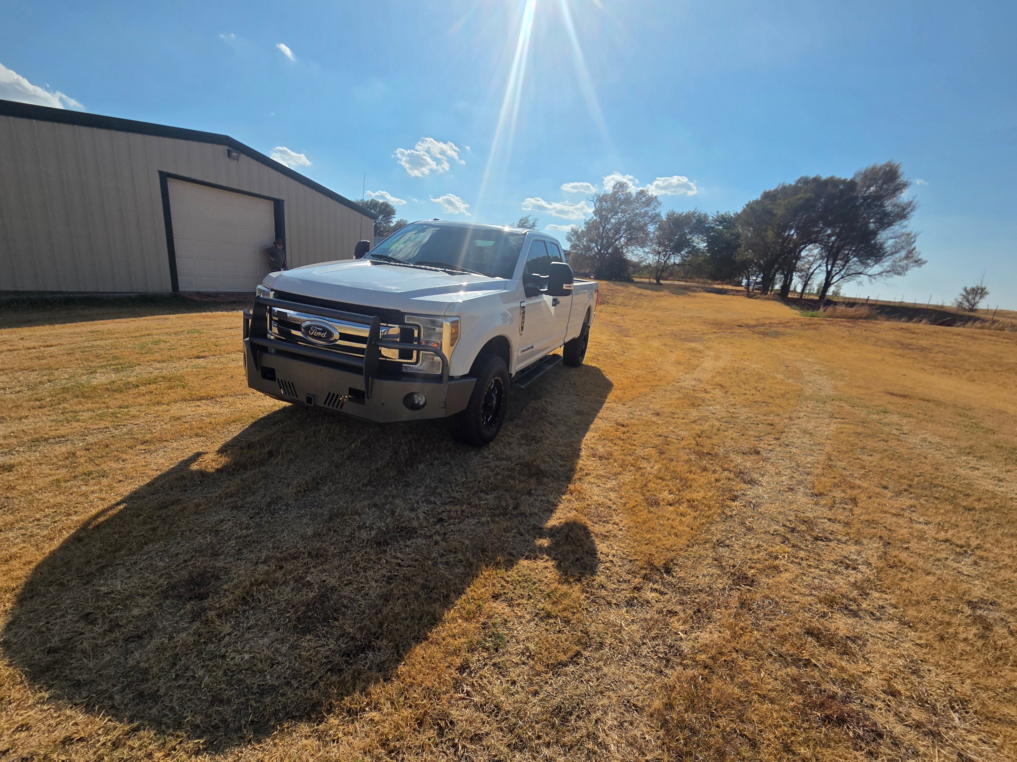 Used 2019 Ford F250 XLT w/ XLT Value Package AWD/4WD image 4