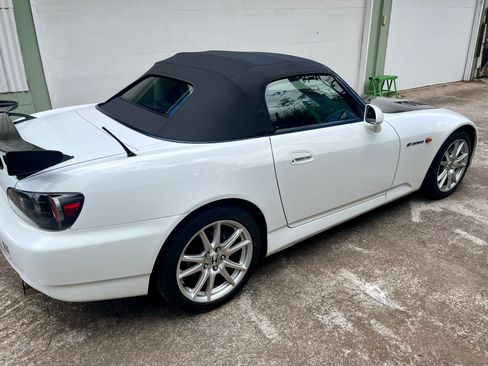 Used 2004 Honda S2000 image 4
