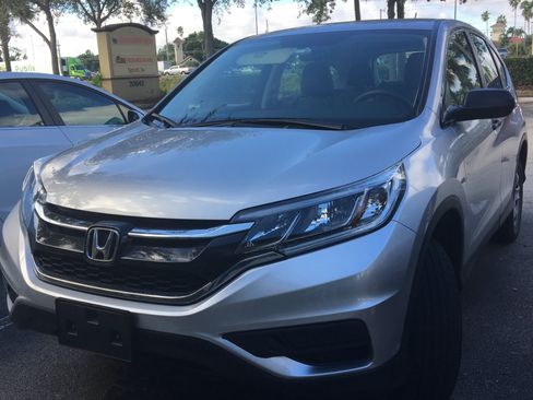 Used 2015 Honda CR-V LX image 2