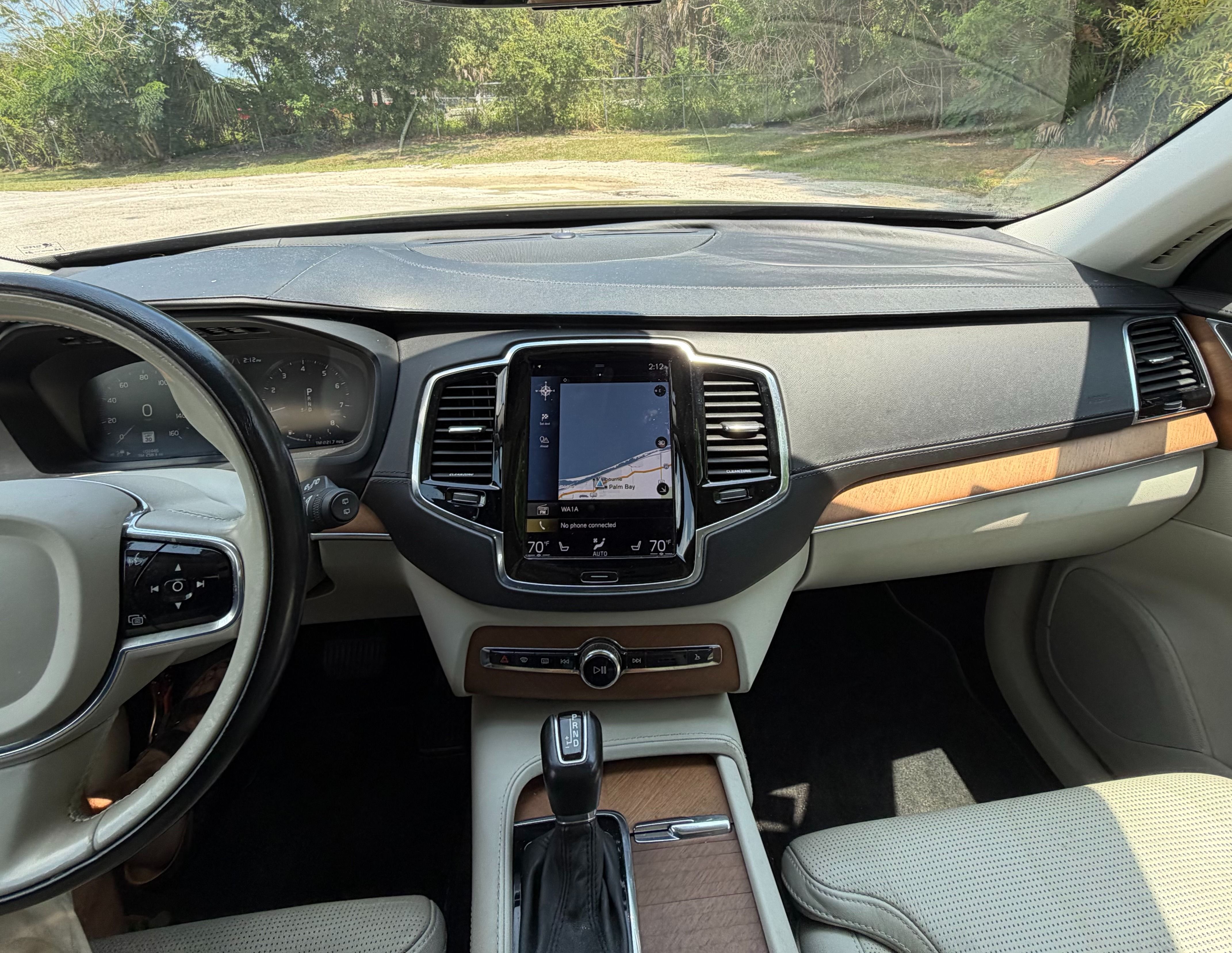 Used 2016 Volvo XC90 T6 Inscription w/ Vision Package AWD/4WD image 10