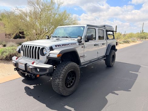 Used 2023 Jeep Gladiator Rubicon w/ Cold Weather Group image 9