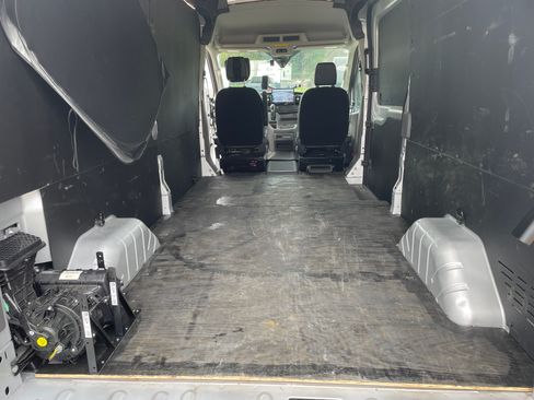 Used 2024 Ford Transit 250 Medium Roof w/ Upfitter Package image 20