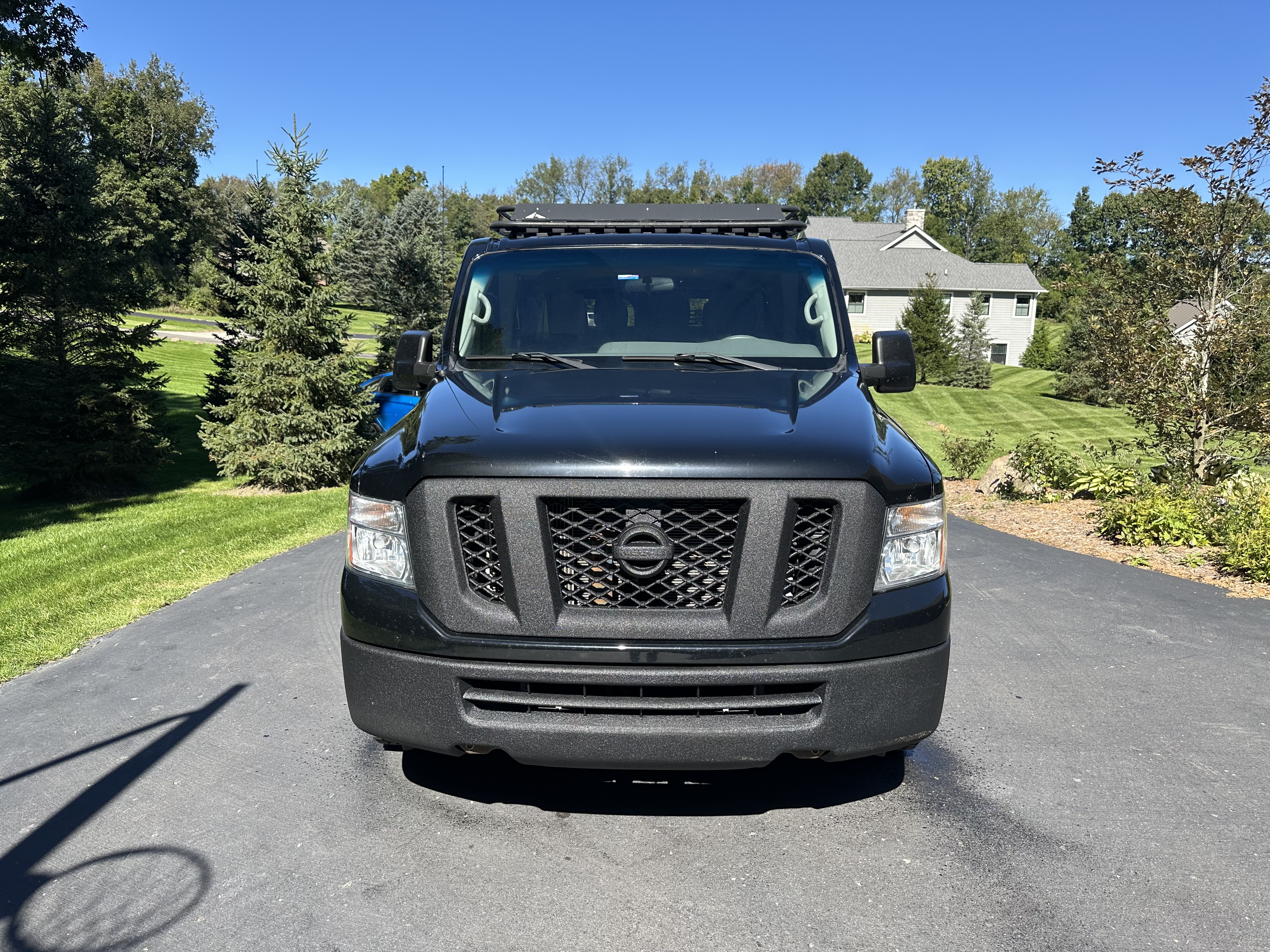Used 2021 Nissan NV 3500 SV RWD image 2