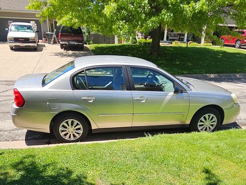 Used 2008 Chevrolet Malibu LS FWD image 2