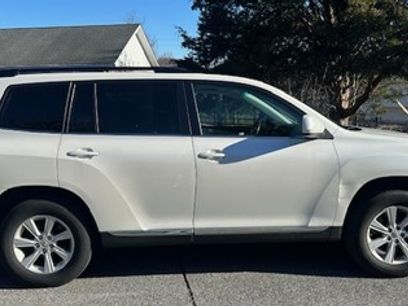 Used 2011 Toyota Highlander SE