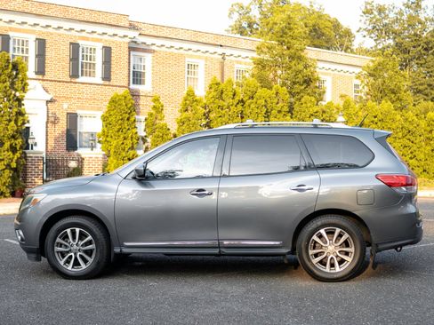 Used 2014 Nissan Pathfinder SV image 11