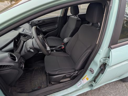 Used 2017 Ford Fiesta SE image 15