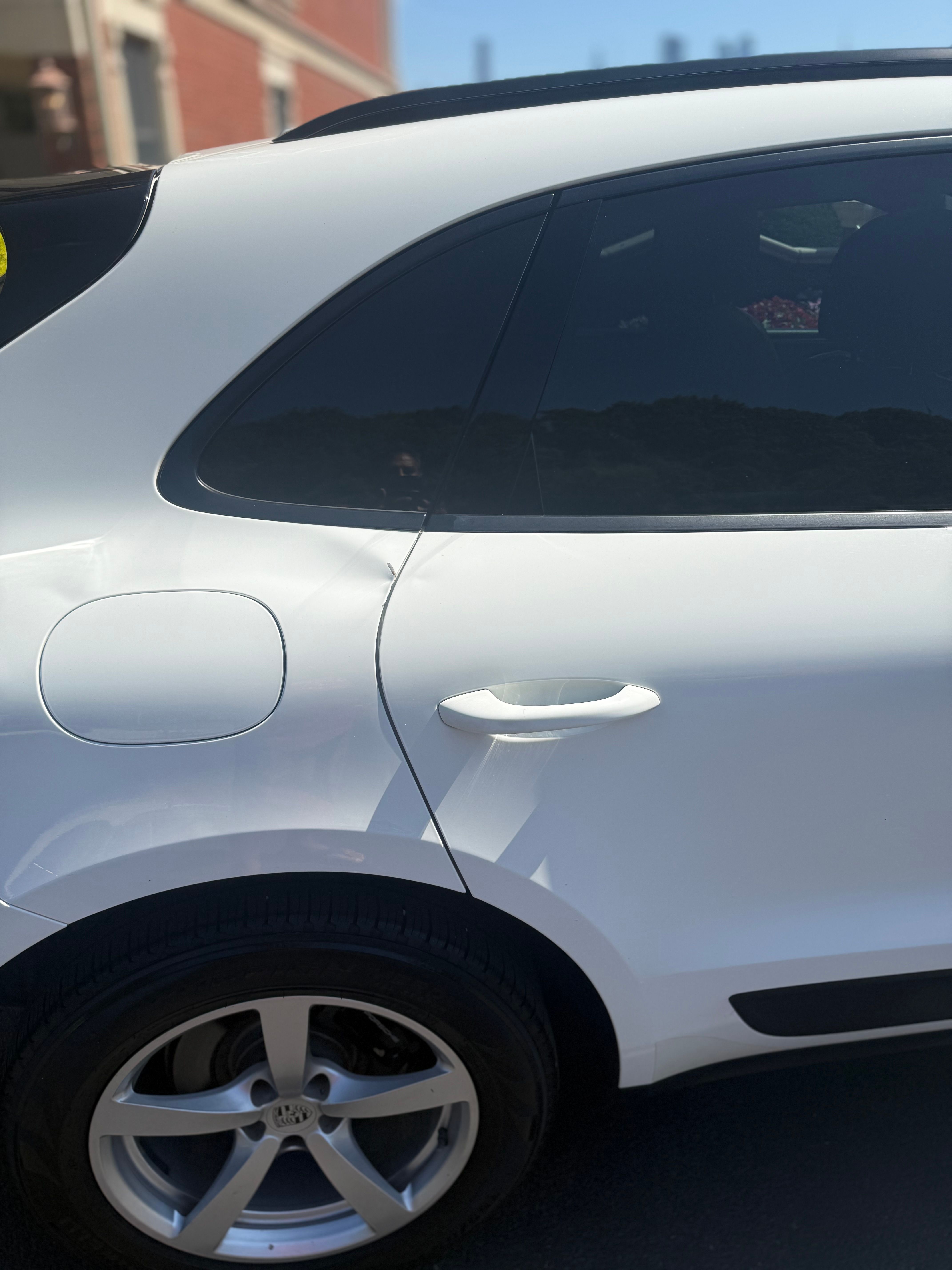 Used 2020 Porsche Macan AWD/4WD image 16