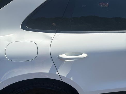 Used 2020 Porsche Macan AWD/4WD image 16