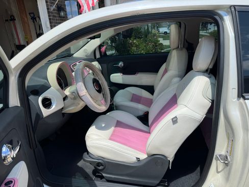 Used 2013 FIAT 500 Lounge w/ Luxury Leather Pkg FWD image 9