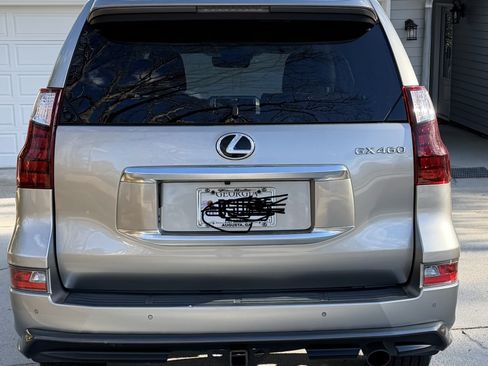 Used 2020 Lexus GX 460 Premium image 6