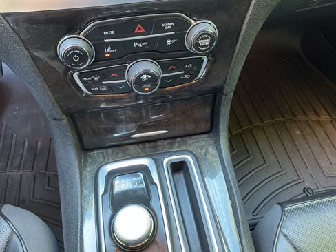 Used 2017 Chrysler 300 C w/ Safetytec Plus Group RWD image 9