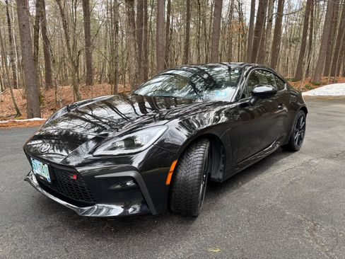 Used 2025 Toyota GR86 Premium w/ ALL Weather Mat Package (TMS) image 4