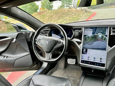 Used 2016 Tesla Model S P90D image 8