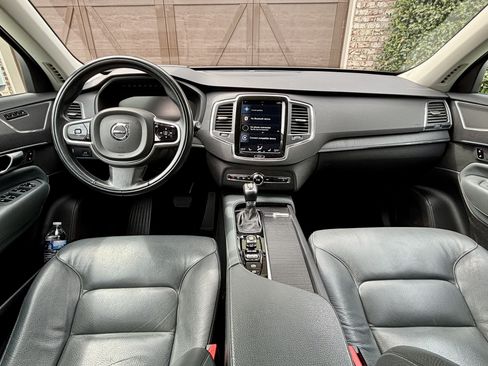 Used 2020 Volvo XC90 T6 Momentum image 13