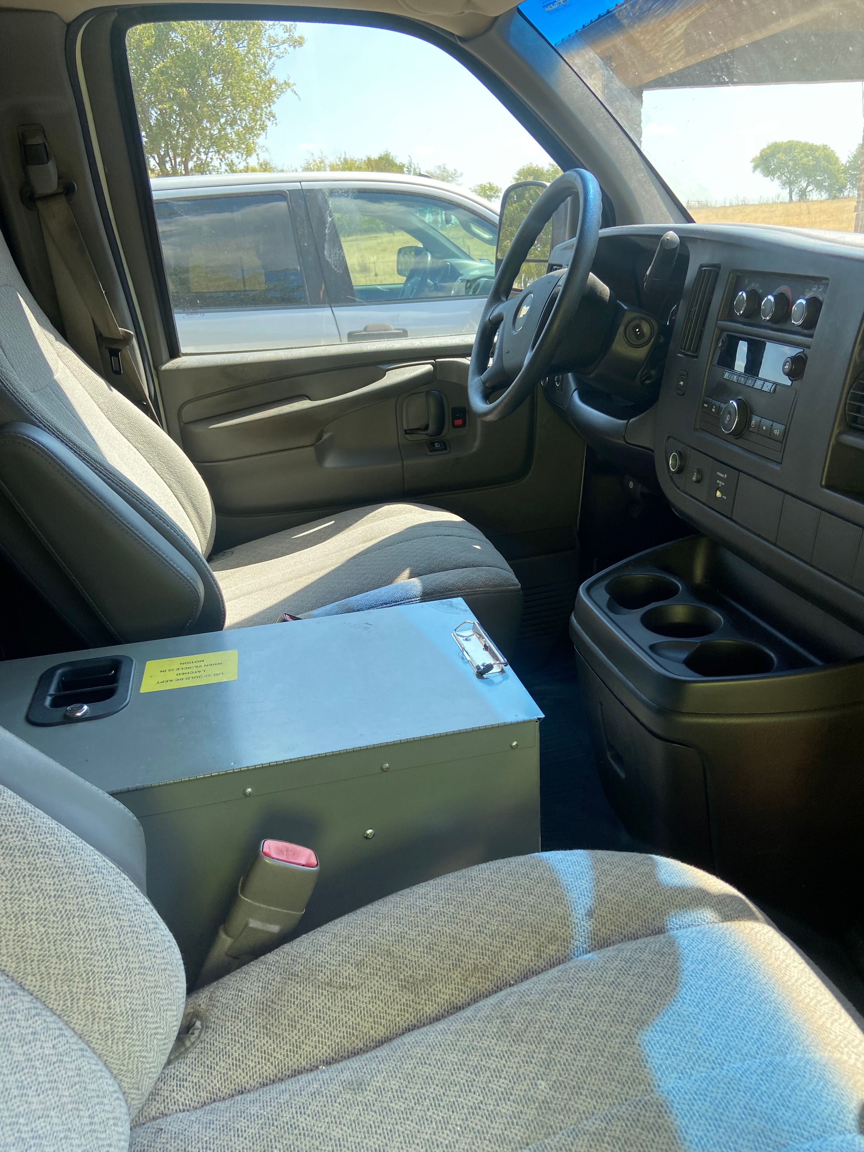 Used 2012 Chevrolet Express 2500 RWD image 8
