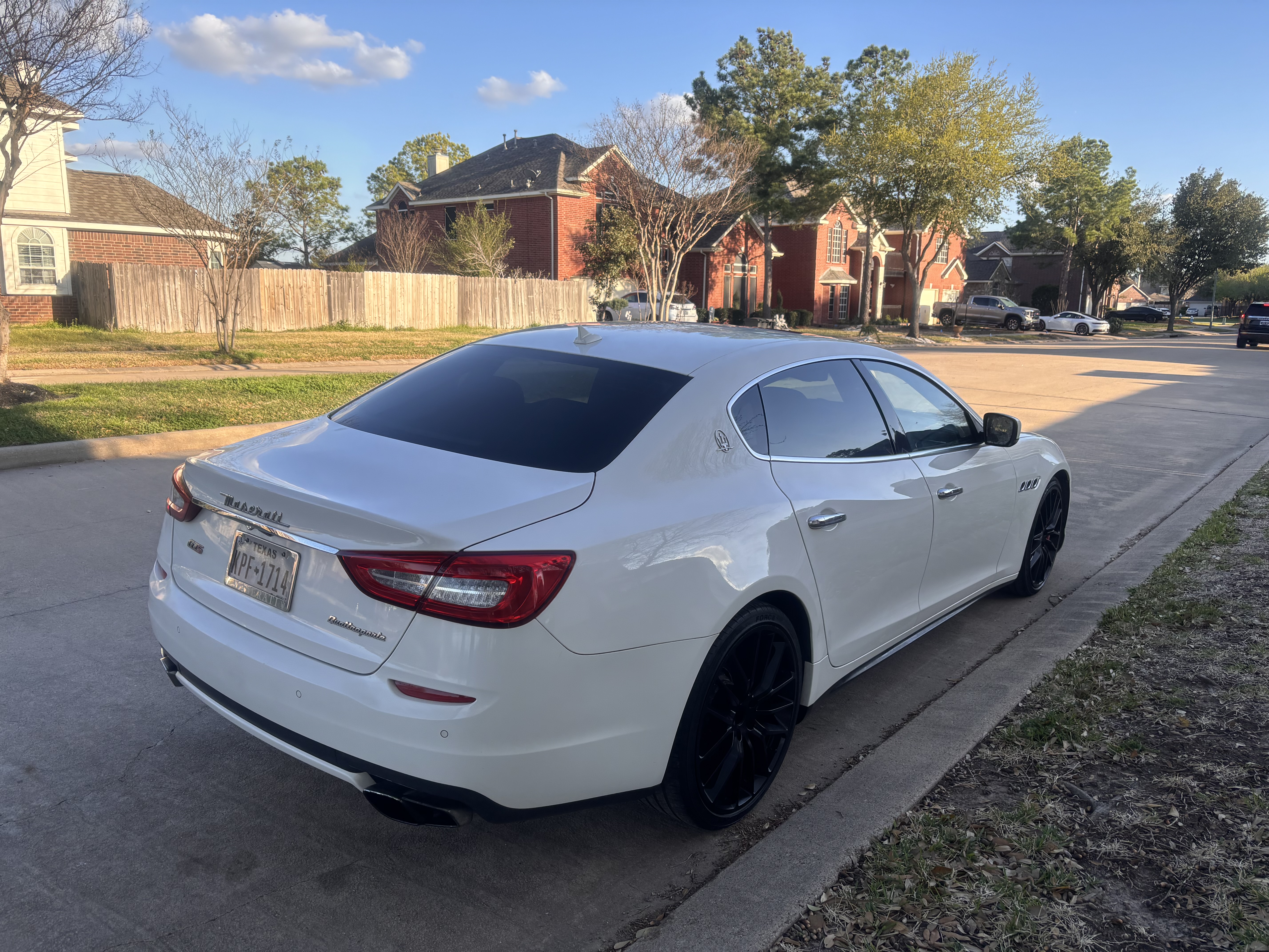 Used 2014 Maserati Quattroporte GTS RWD image 11