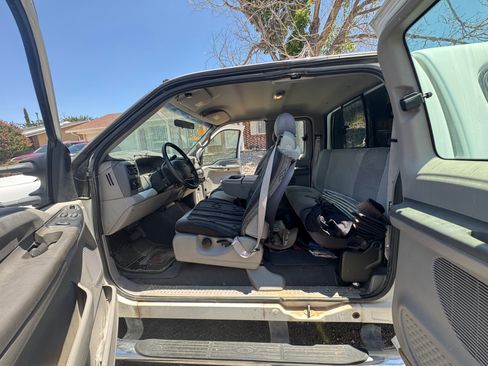 Used 2001 Ford F250 4x4 SuperCab Super Duty image 8