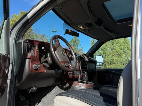 Used 2013 Chevrolet Express 1500 AWD image 10