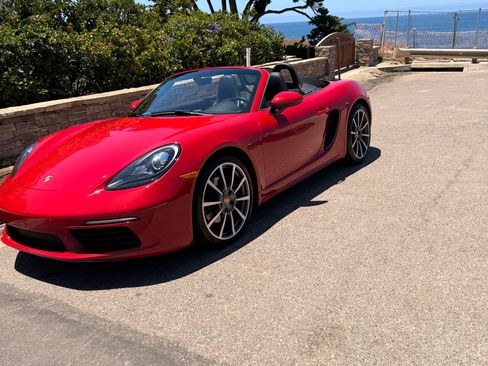 Used 2020 Porsche 718 Boxster RWD image 6