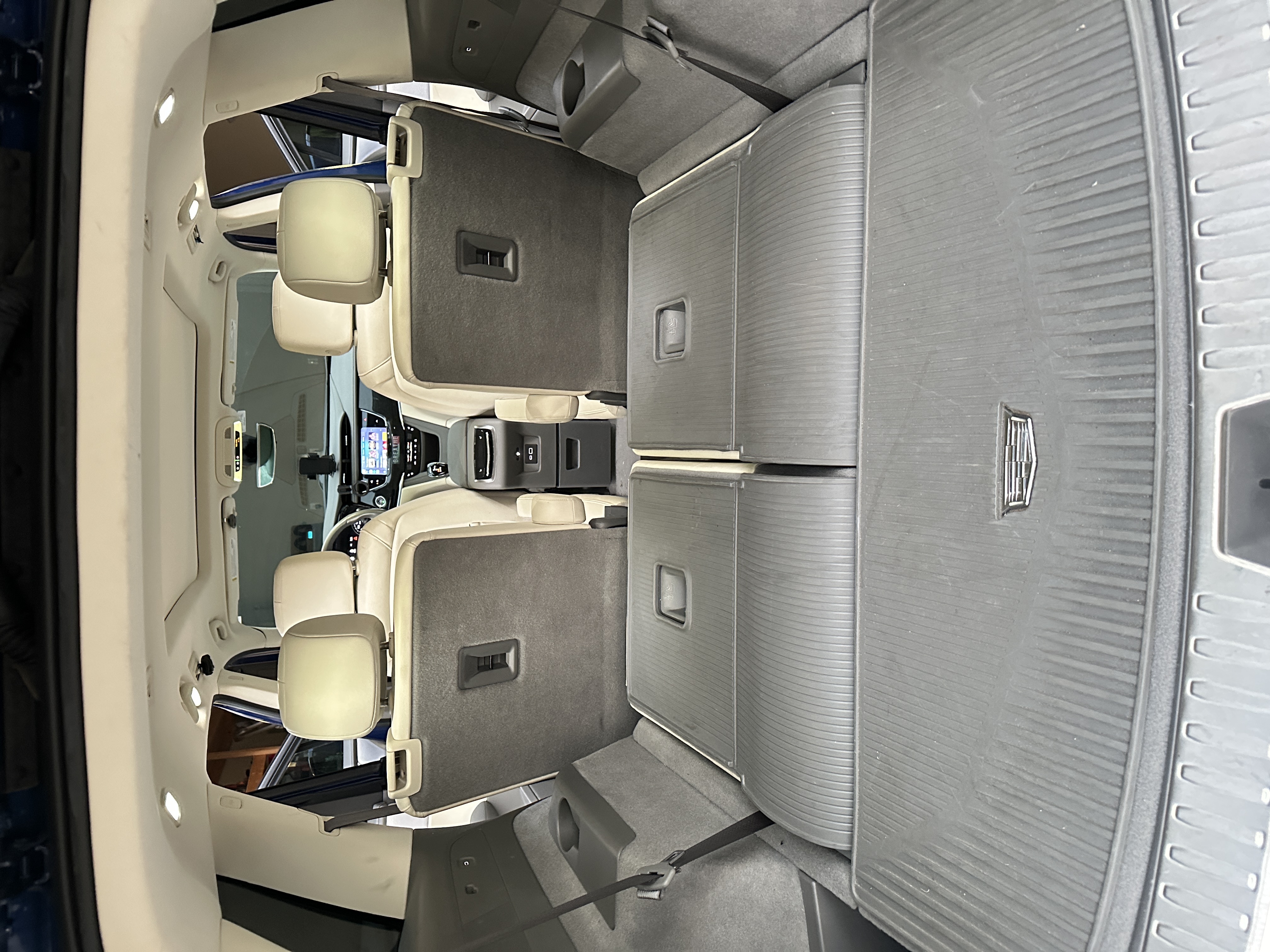 Used 2023 Cadillac XT6 Premium Luxury w/ Technology Package FWD image 20