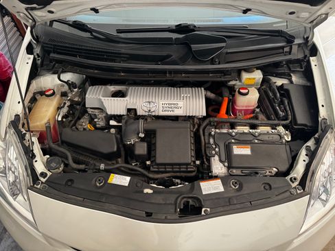 Used 2015 Toyota Prius Four image 12