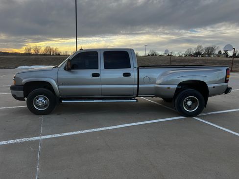 Used 2003 Chevrolet Silverado 3500 LT image 9