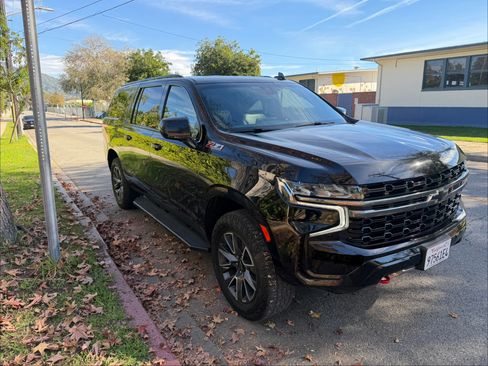 Used 2022 Chevrolet Suburban Z71 image 4