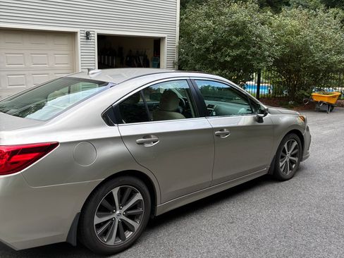 Used 2018 Subaru Legacy 3.6R Limited AWD/4WD image 10