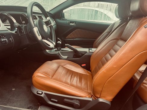 Used 2014 Ford Mustang Premium w/ Comfort Package image 17